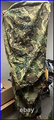 Genuine MILITARY Surplus Sleeping Bag (4) Total Pieces