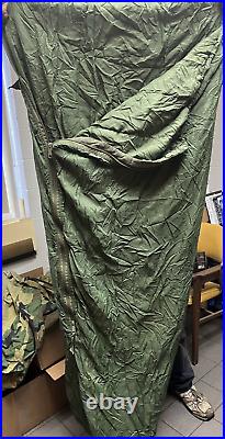 Genuine MILITARY Surplus Sleeping Bag (4) Total Pieces