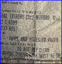 US Military Extreme Cold Weather Sleeping Bag Down/ Polyester Filled With 1983
