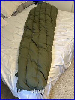 US Military Extreme Cold Weather Sleeping Bag Down/ Polyester Filled With 1983
