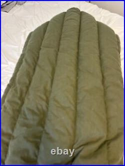 US Military Extreme Cold Weather Sleeping Bag Down/ Polyester Filled With 1983