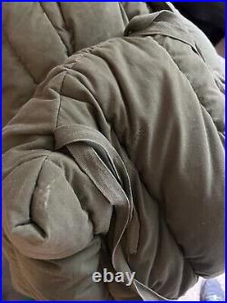 US Military Extreme Cold Weather Sleeping Bag Down/ Polyester Filled With 1983