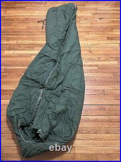 U. S Military Army Extreme Cold Weather Sleeping Bag Down Fill Mummy Style Zip Up
