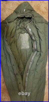 U. S Military Army Extreme Cold Weather Sleeping Bag Poly/Down