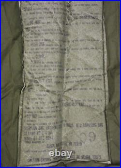 U. S Military Army Extreme Cold Weather Sleeping Bag Poly/Down 8465-01-033-8057