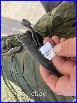 U. S Military Army Extreme Cold Weather Sleeping Bag Poly/Down 8465-01-033-8057