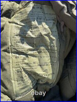 U. S Military Army Extreme Cold Weather Sleeping Bag Poly/Down 8465-01-033-8057