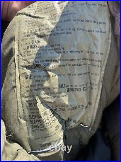 U. S Military Army Extreme Cold Weather Sleeping Bag Poly/Down 8465-01-033-8057