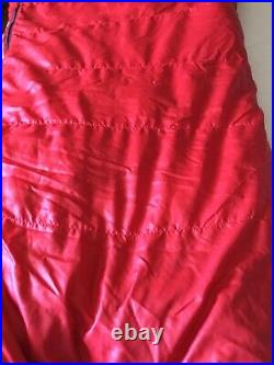 Vintage THE NORTH FACE LIGHTWEIGHT DOWN SLEEPING BAG, LARGE RED NICE