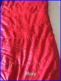 Vintage THE NORTH FACE LIGHTWEIGHT DOWN SLEEPING BAG, LARGE RED NICE
